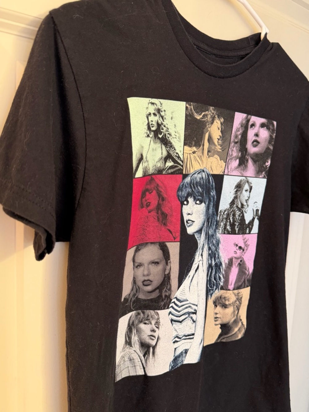 Taylor Swift The Eras Tour Graphic Tee *Official Merch* Size Small - Picture 2 of 6